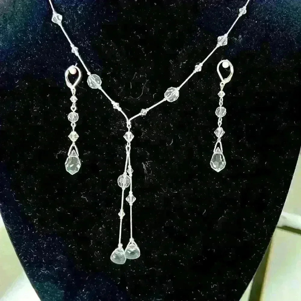 Beautiful silver tone and clear crystal lariat necklace